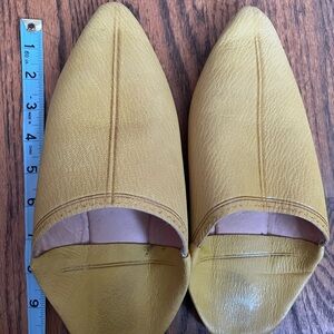 Elegant Yellow Leather Handmade Moroccan slippers babouche